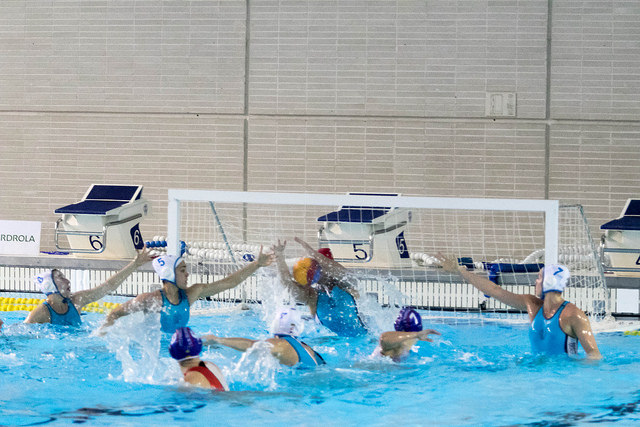 Doble victòria del waterpolo