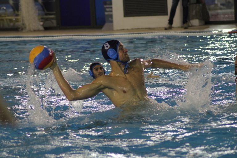 El waterpolo masculí demostra el seu potencial