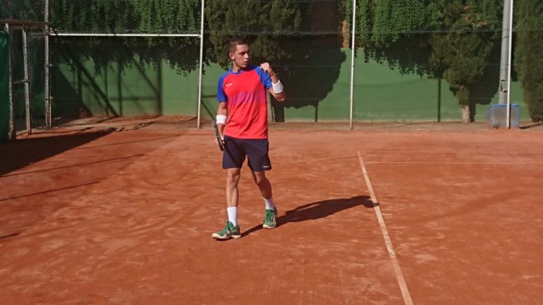 Derrrota de l'absolut de tennis al Campionat d'Espanya